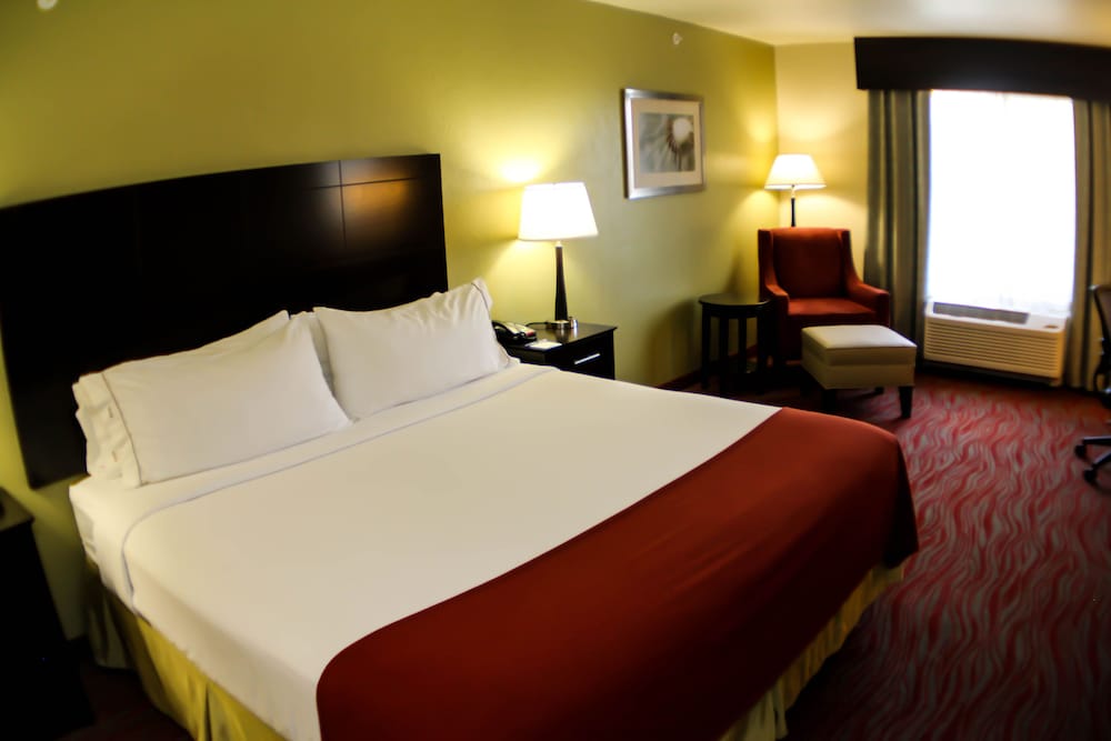holiday inn express and suites indianapolis north