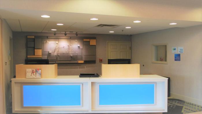 holiday inn express and suites indianapolis north
