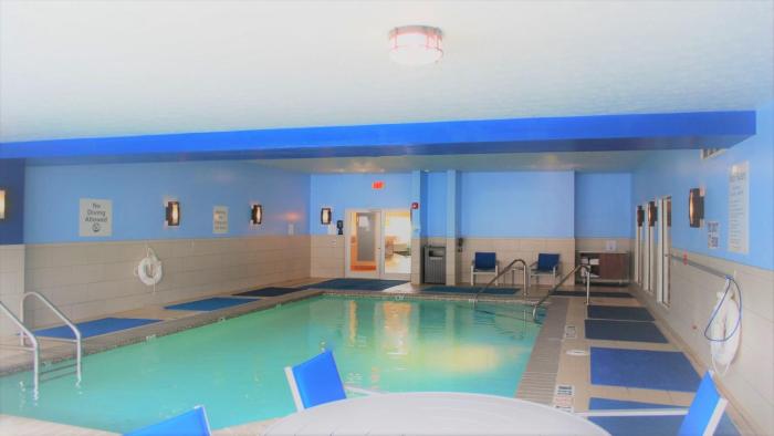 holiday inn express and suites indianapolis north