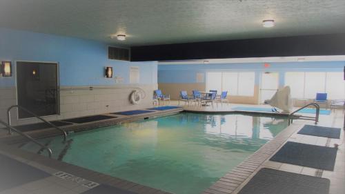 holiday inn express and suites indianapolis north