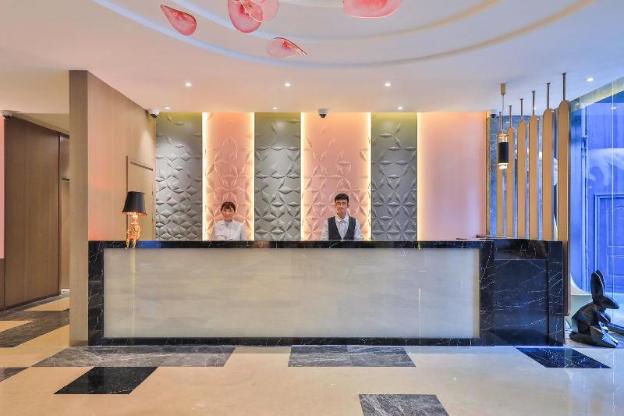 orange hotel shanghai jiangchuan road metro station
