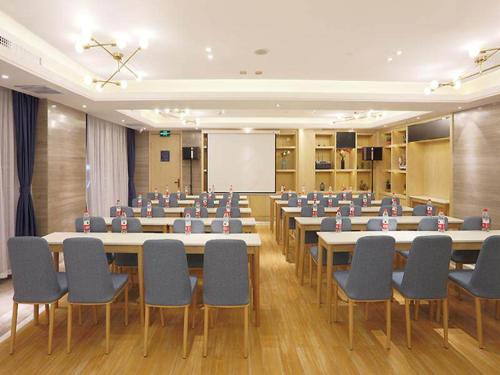 kyriad marvelous hotel haerbin west high speed railway station wanda