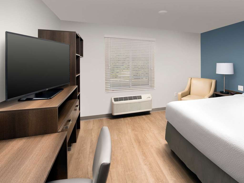 woodspring suites williston