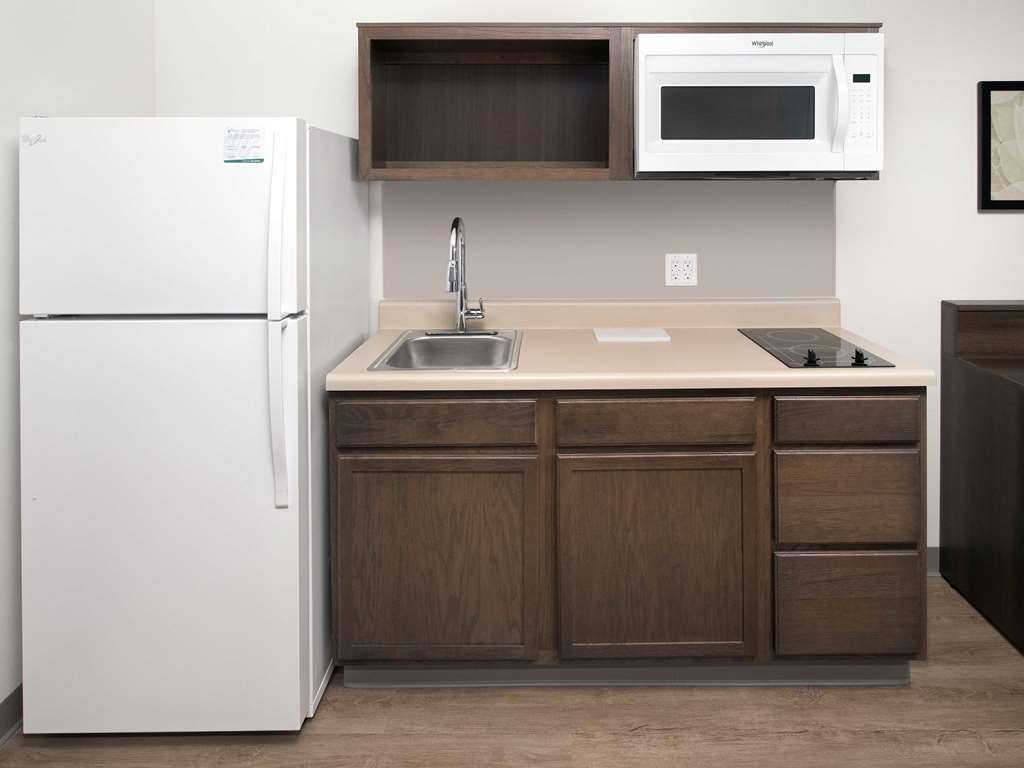 woodspring suites williston