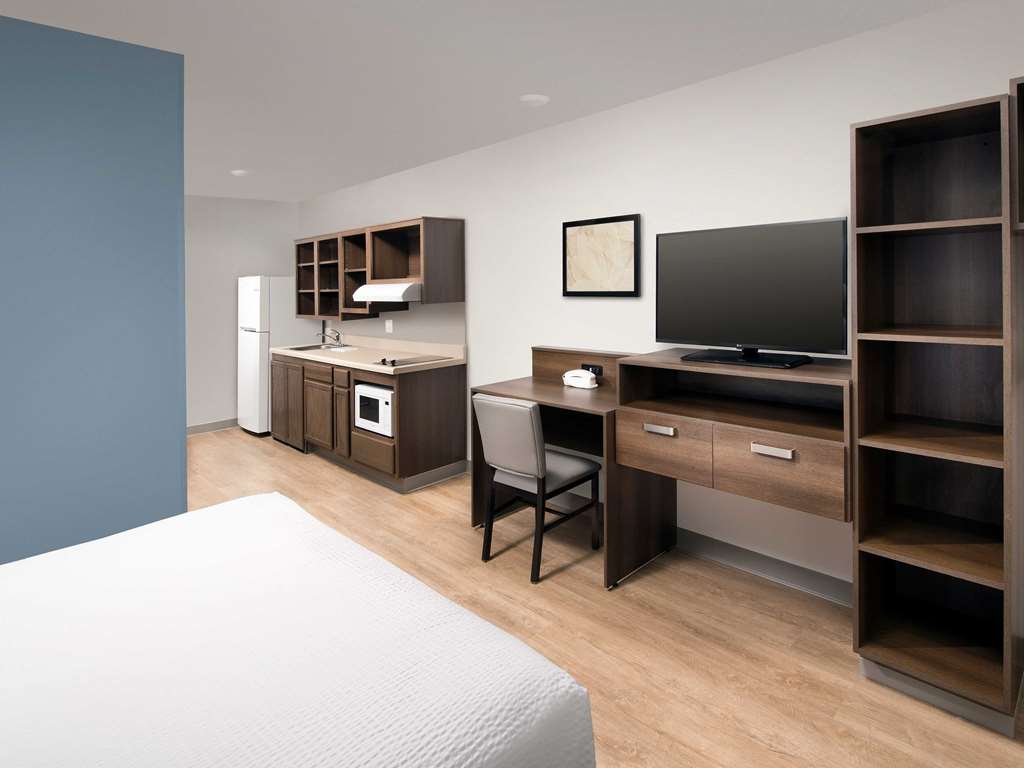woodspring suites williston