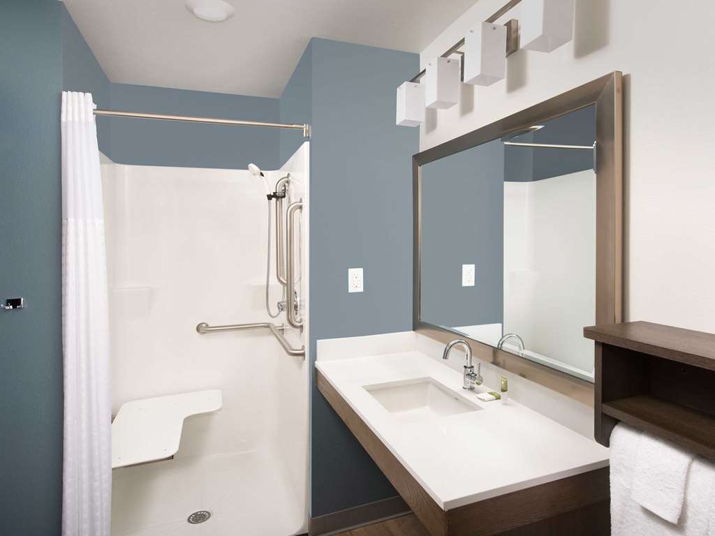 woodspring suites williston