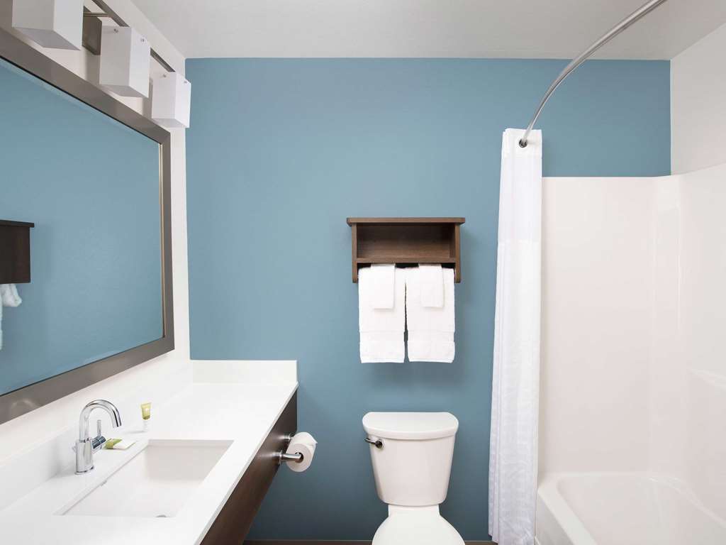 woodspring suites williston