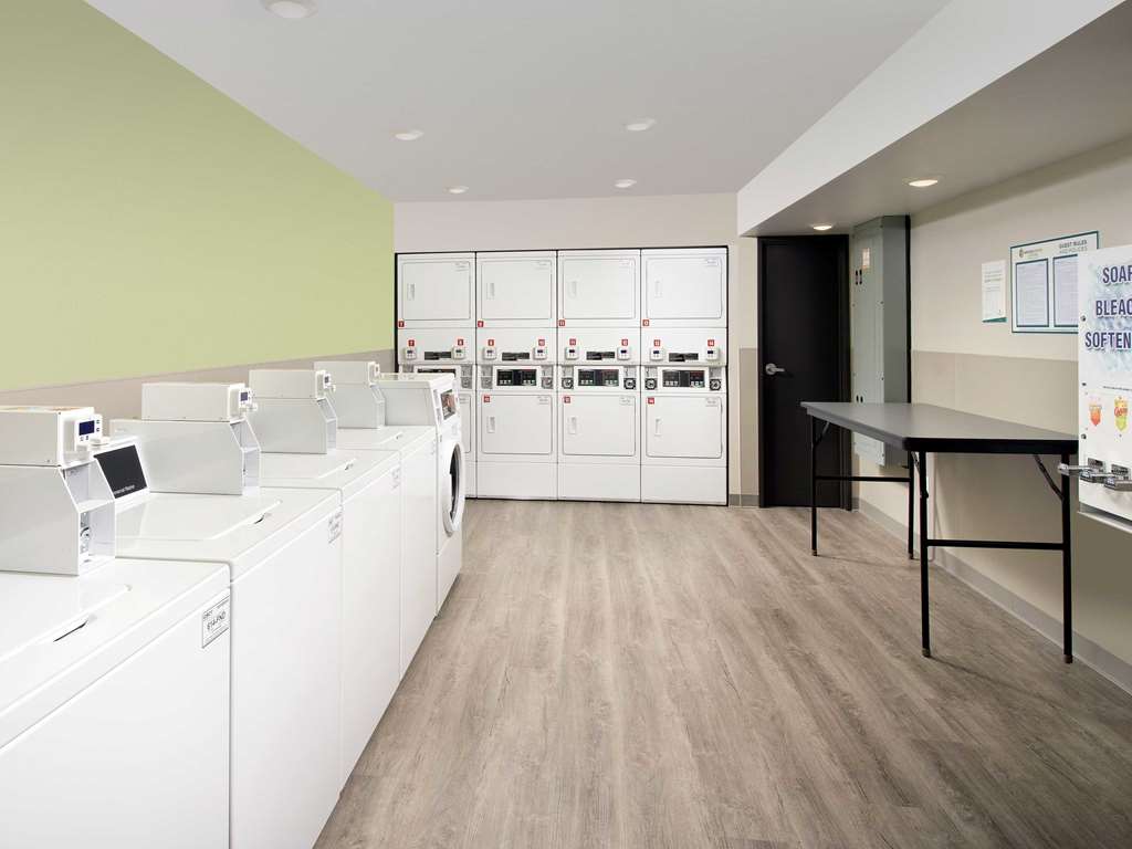 woodspring suites williston