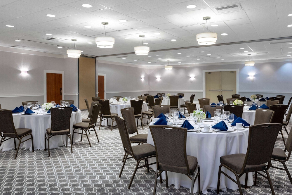 88 palms hotel and event center
