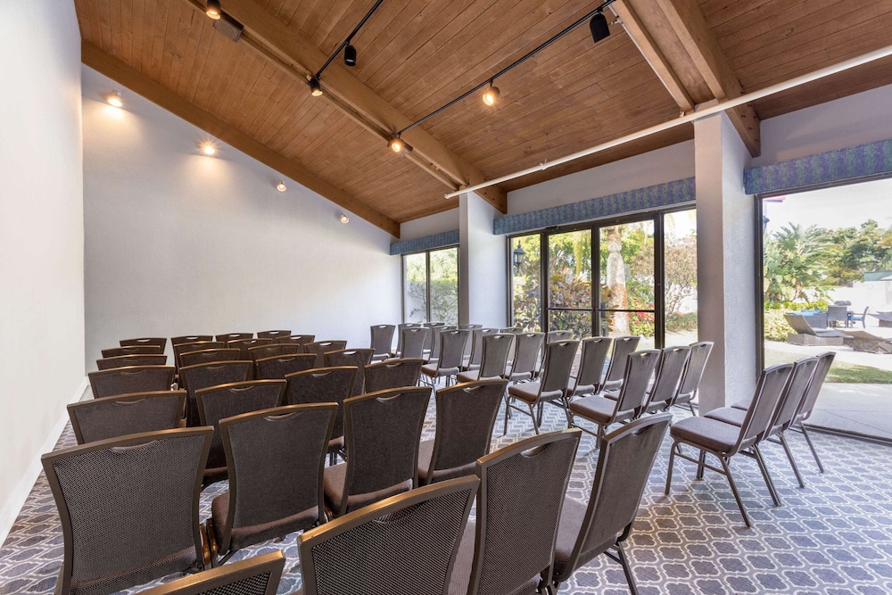 88 palms hotel and event center