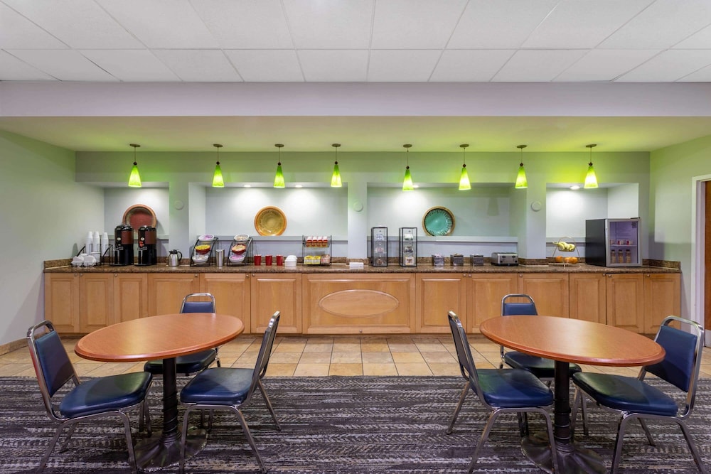 88 palms hotel and event center