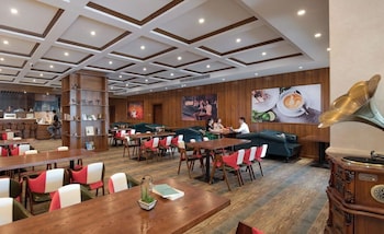 vienna international hotel zhangjiajie high speed railway station