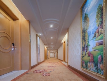 vienna international hotel zhangjiajie high speed railway station