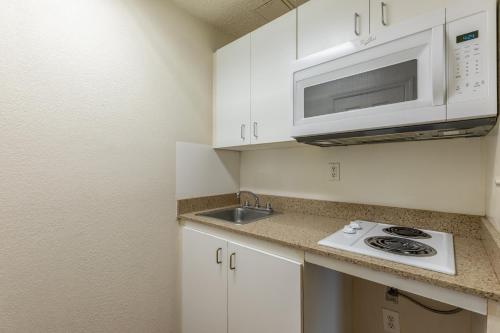 hometowne studios by red roof orlando casselberry