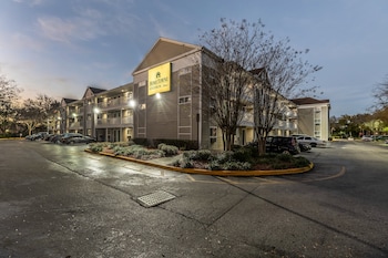 hometowne studios by red roof orlando casselberry