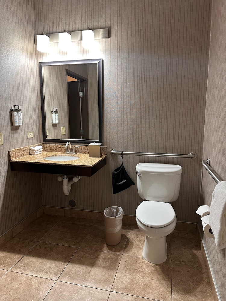 holiday inn express and suites chicago deerfield lincolnshire by ihg