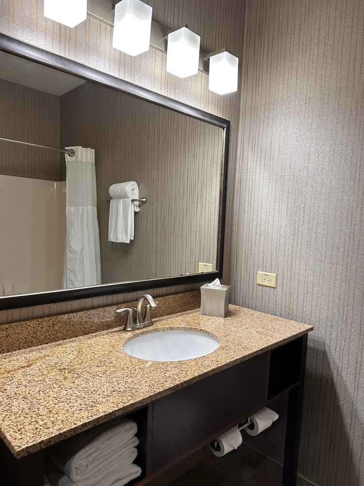 holiday inn express and suites chicago deerfield lincolnshire by ihg