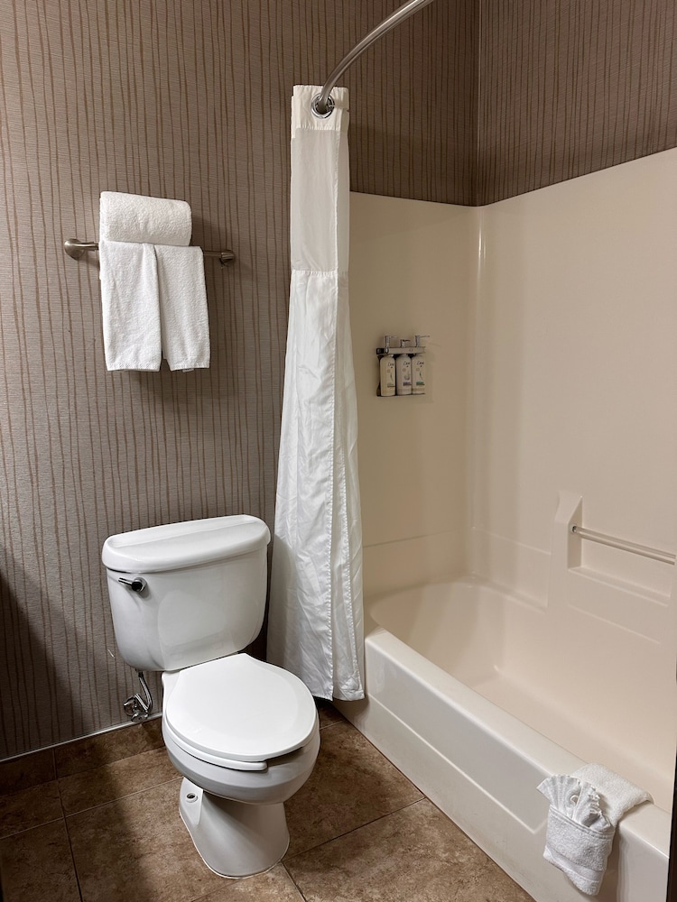 holiday inn express and suites chicago deerfield lincolnshire by ihg
