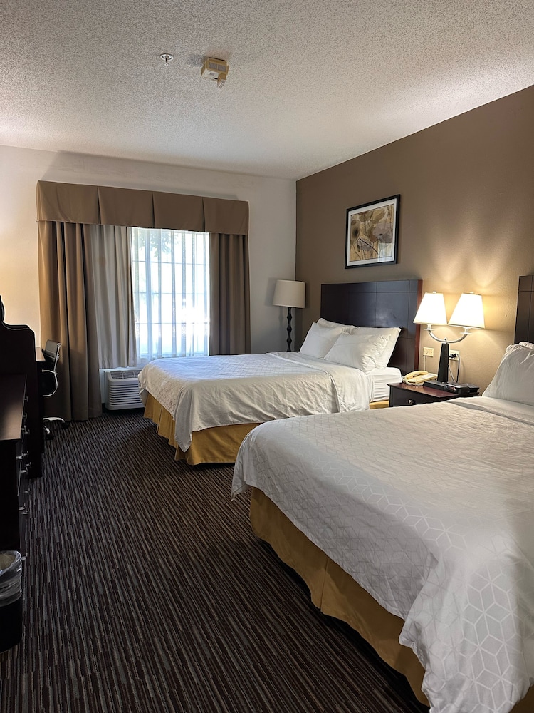holiday inn express and suites chicago deerfield lincolnshire by ihg