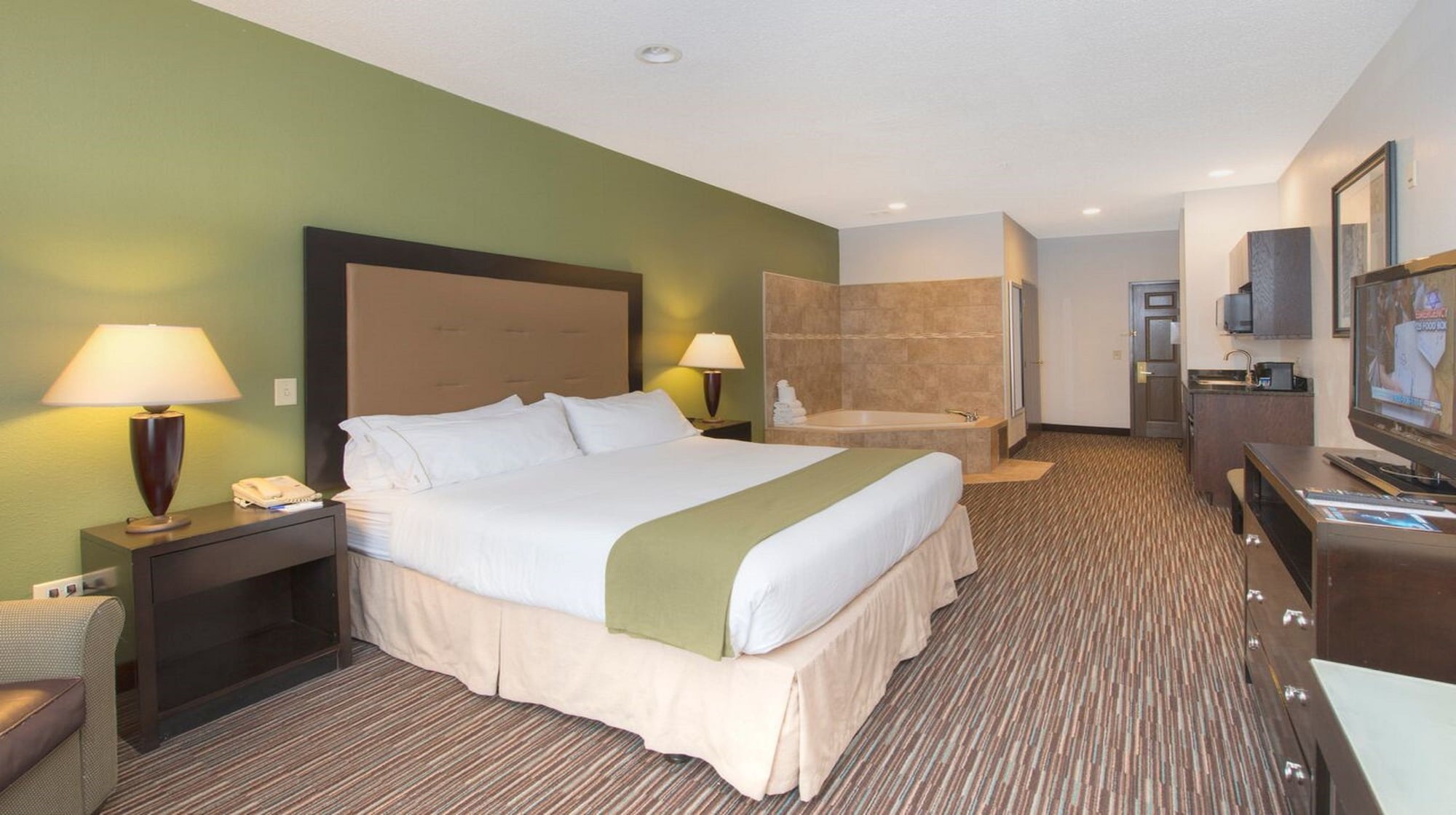 holiday inn express and suites chicago deerfield lincolnshire by ihg