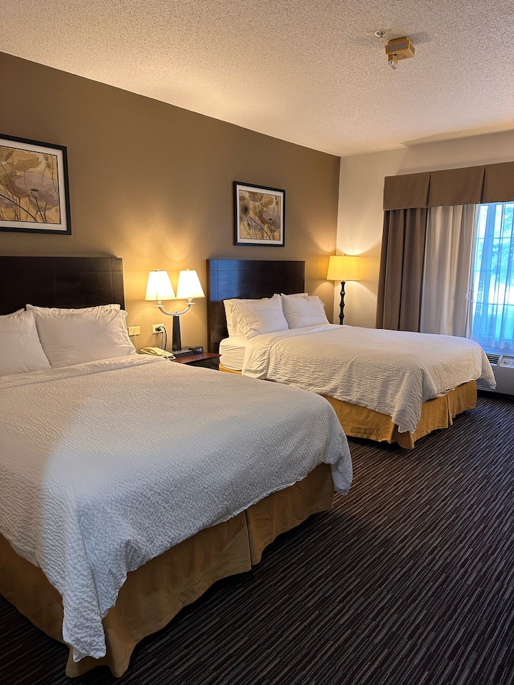 holiday inn express and suites chicago deerfield lincolnshire by ihg
