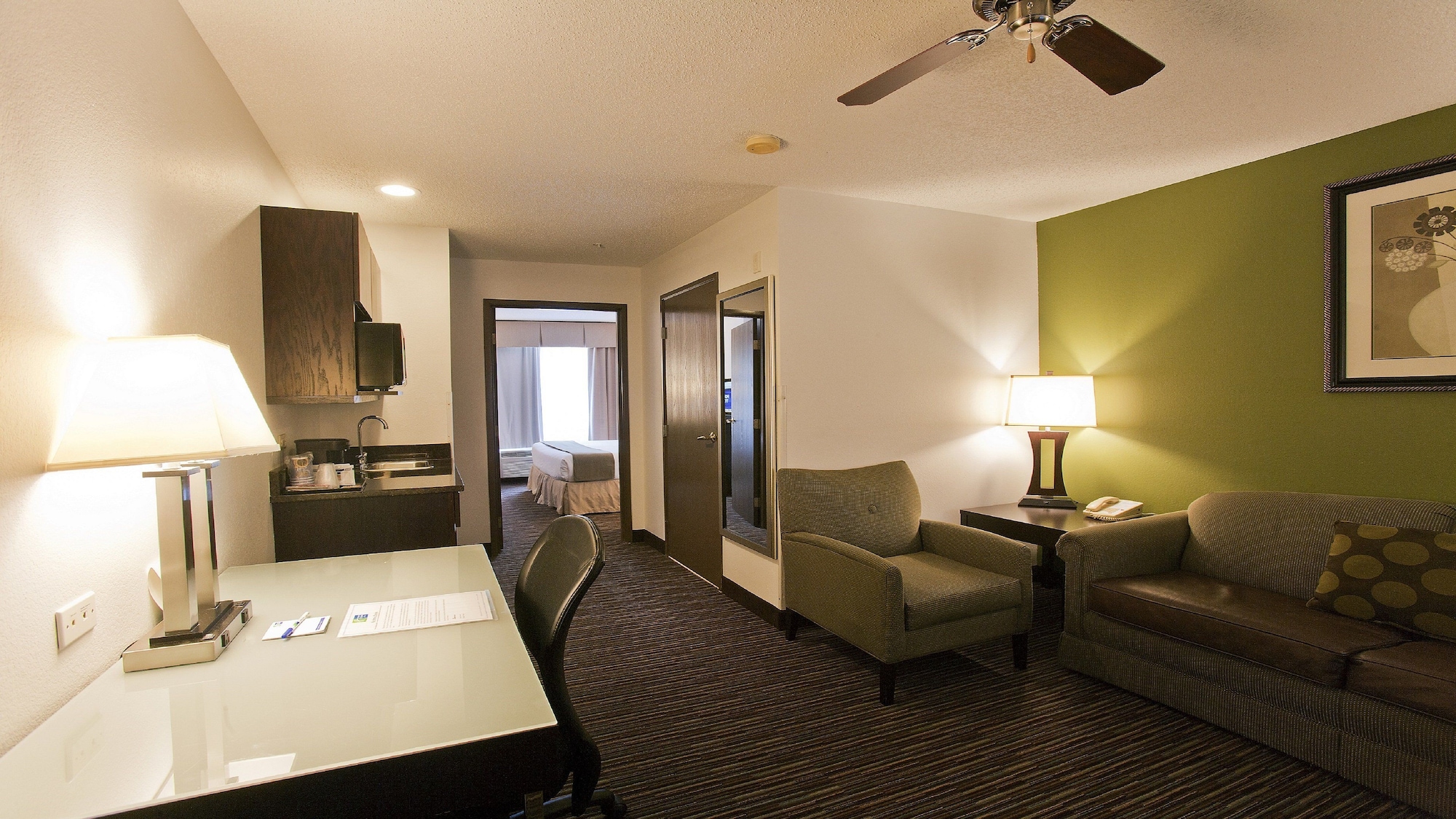 holiday inn express and suites chicago deerfield lincolnshire by ihg