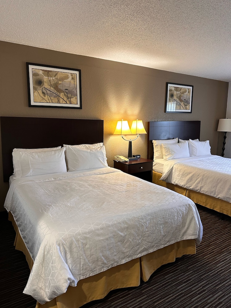 holiday inn express and suites chicago deerfield lincolnshire by ihg