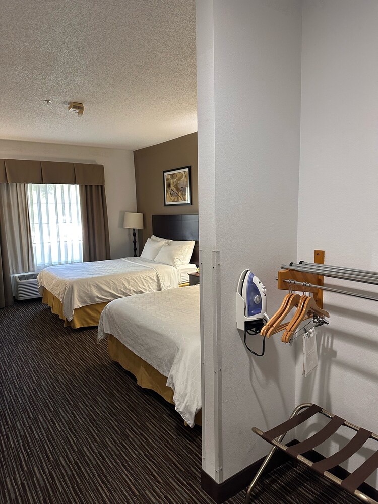 holiday inn express and suites chicago deerfield lincolnshire by ihg