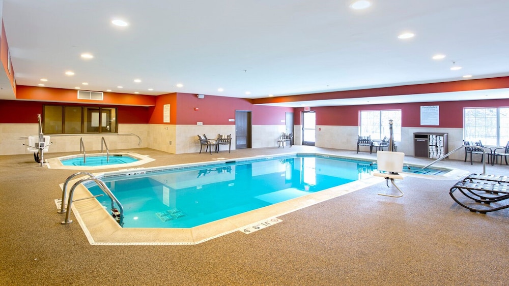 holiday inn express and suites chicago deerfield lincolnshire by ihg