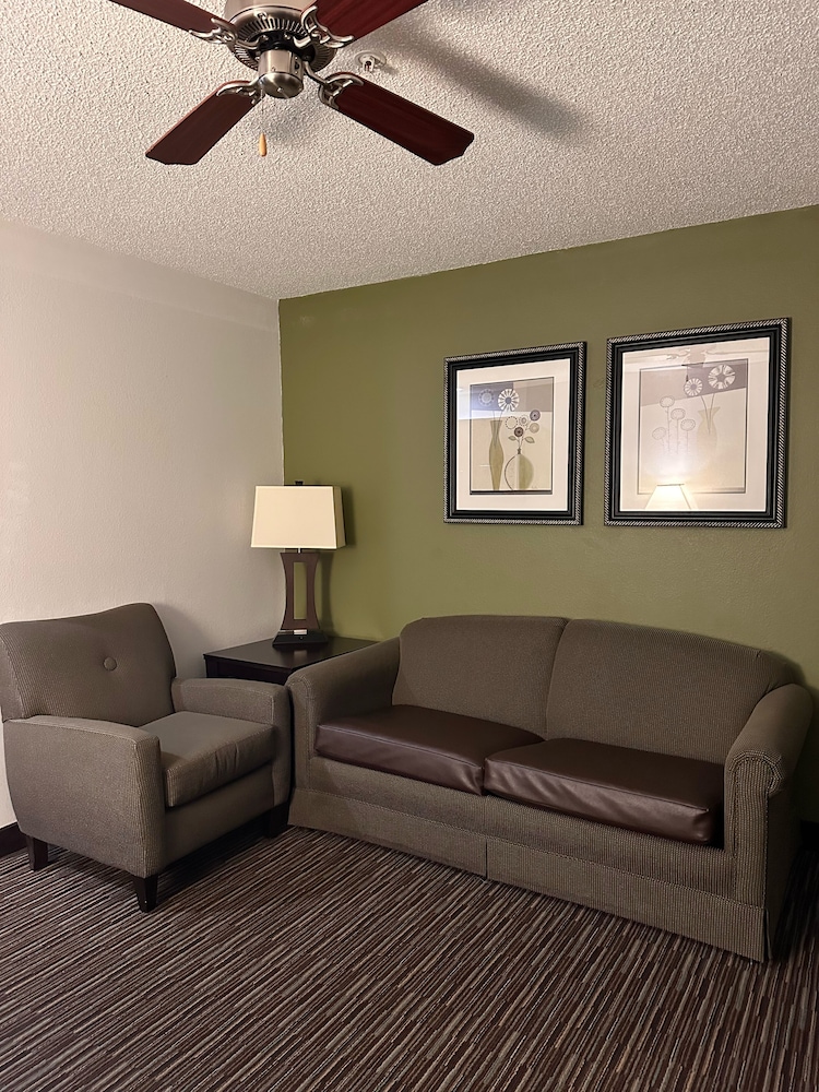 holiday inn express and suites chicago deerfield lincolnshire by ihg