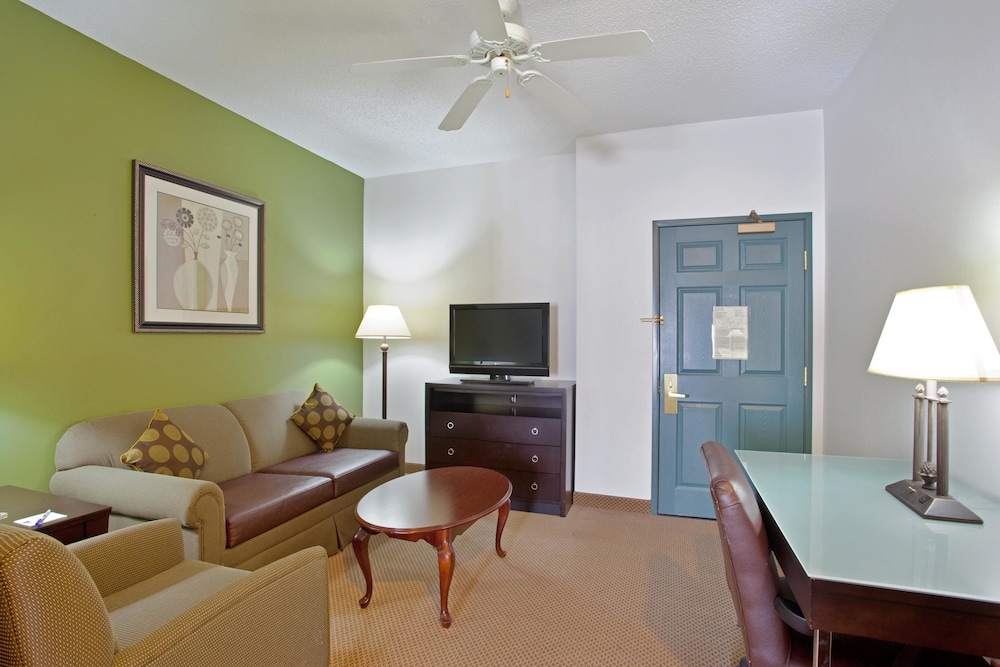 holiday inn express and suites chicago deerfield lincolnshire by ihg