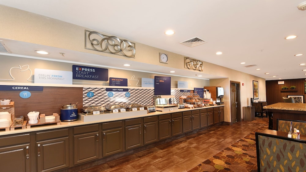 holiday inn express and suites chicago deerfield lincolnshire by ihg