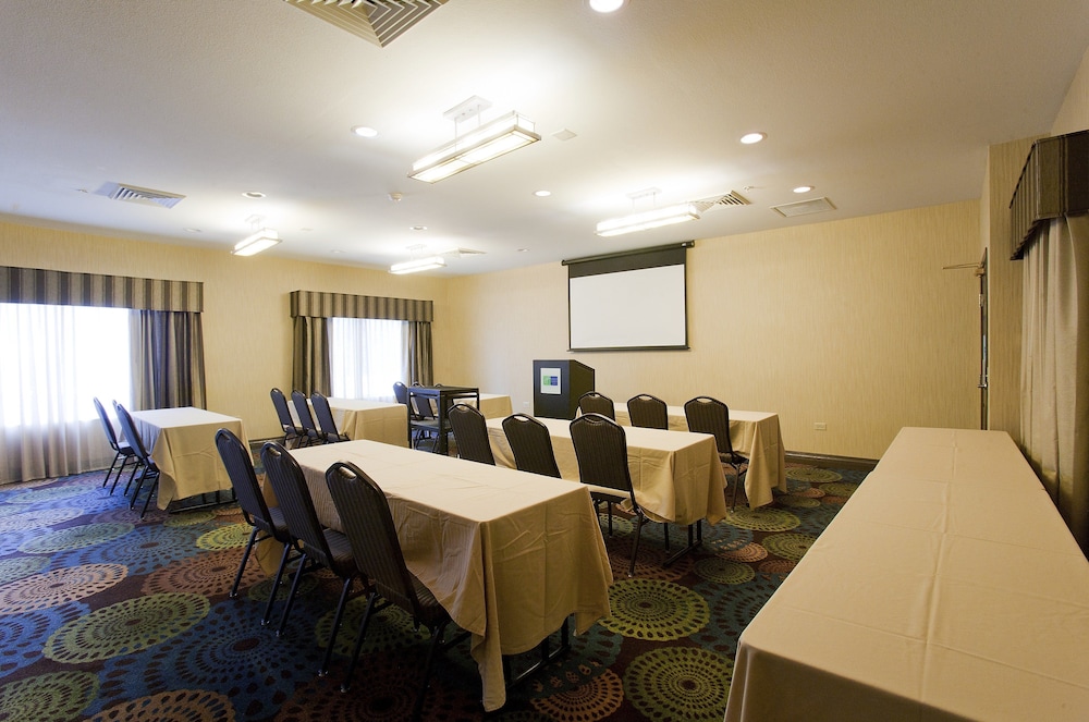 holiday inn express and suites chicago deerfield lincolnshire by ihg