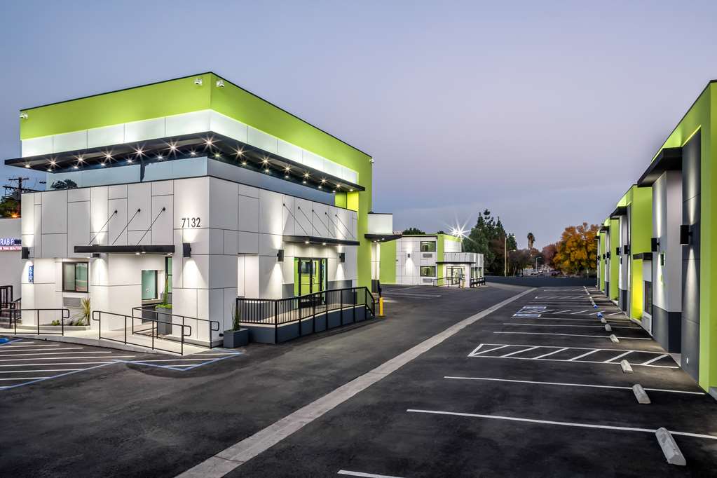motel 6 canoga park