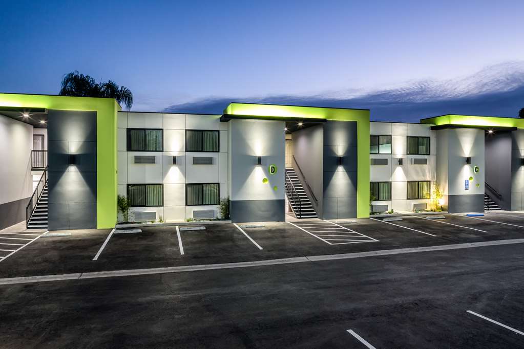 motel 6 canoga park