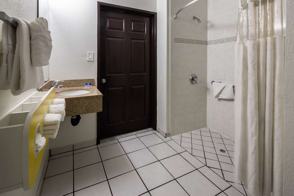 motel 6 canoga park