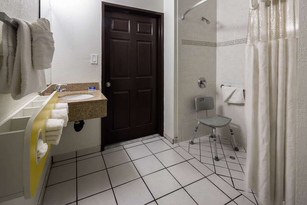 motel 6 canoga park