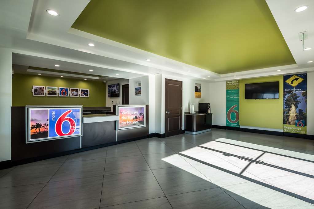 motel 6 canoga park