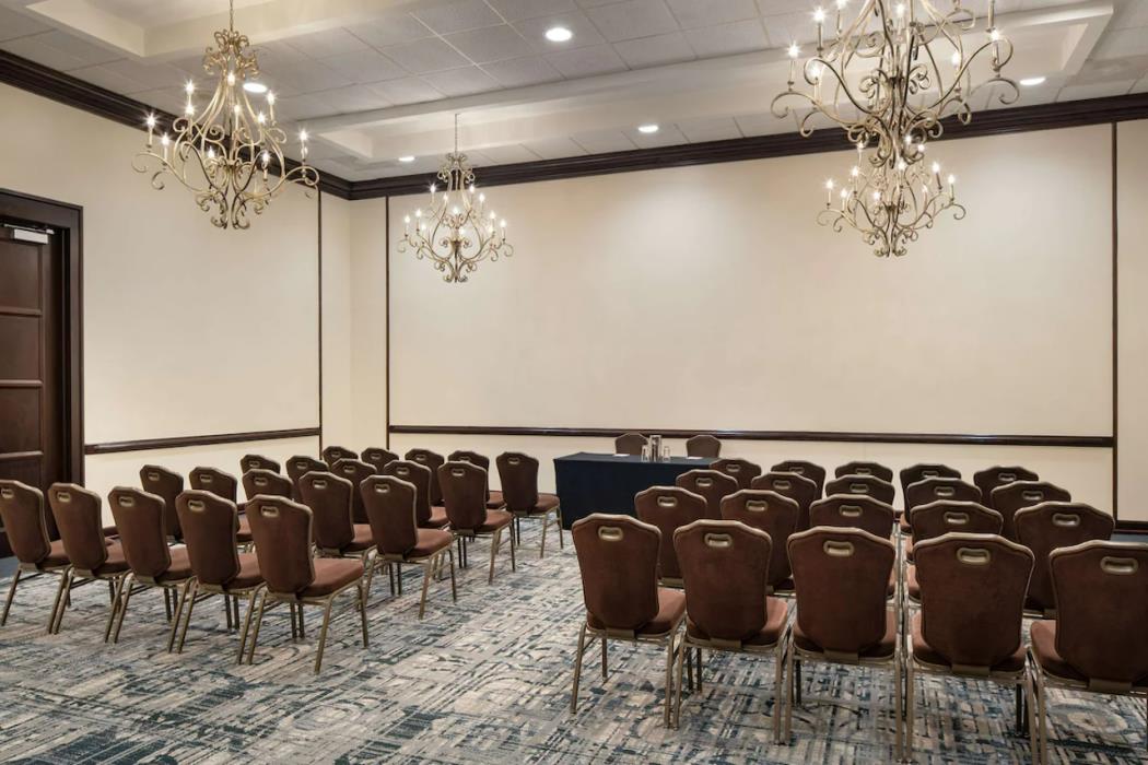 embassy suites by hilton new orleans