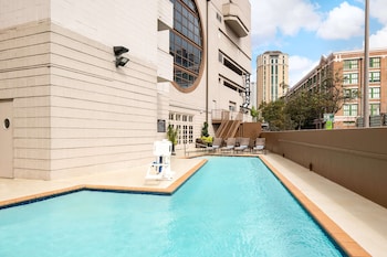embassy suites by hilton new orleans