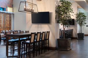 embassy suites by hilton new orleans