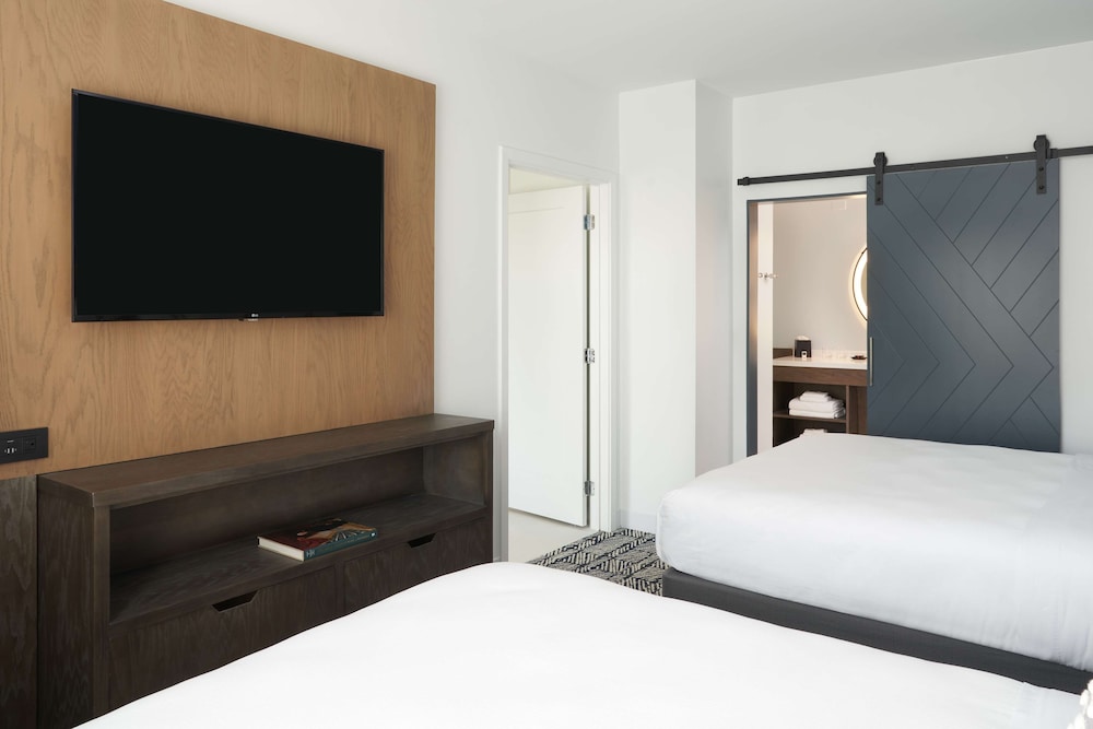 the chifley houston tapestry collection by hilton