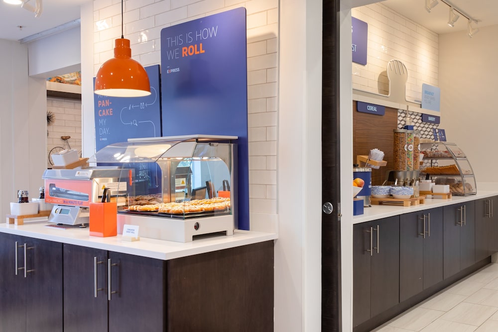 holiday inn express monterey cannery row by ihg