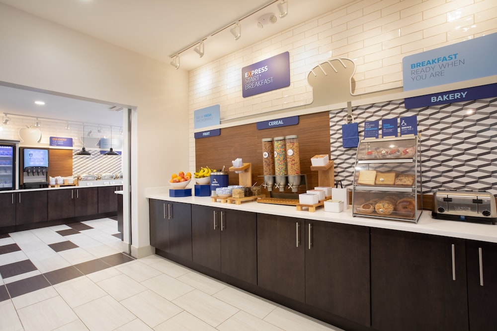 holiday inn express monterey cannery row by ihg