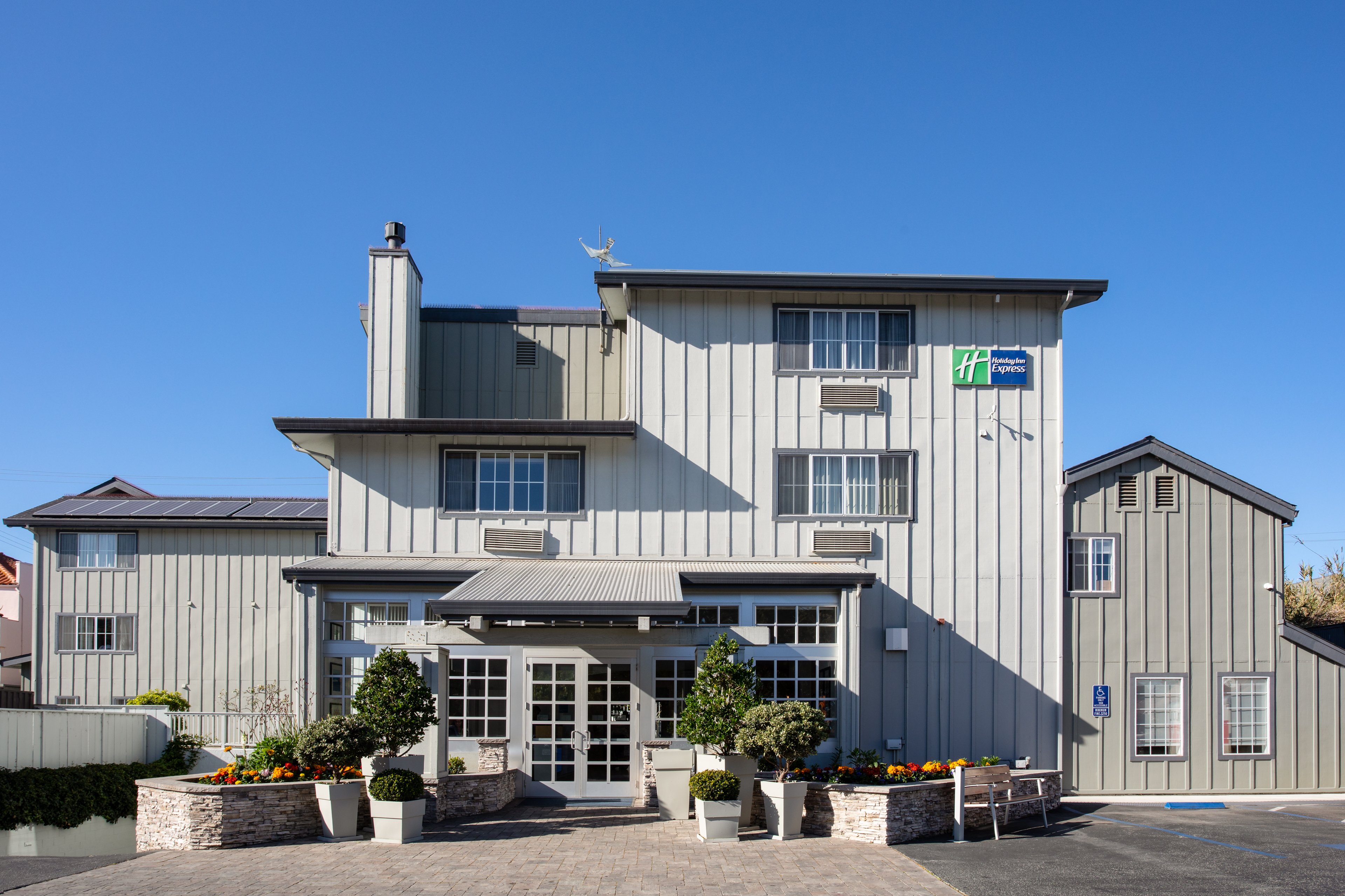 holiday inn express monterey cannery row by ihg