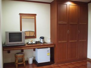 roongruang hotel