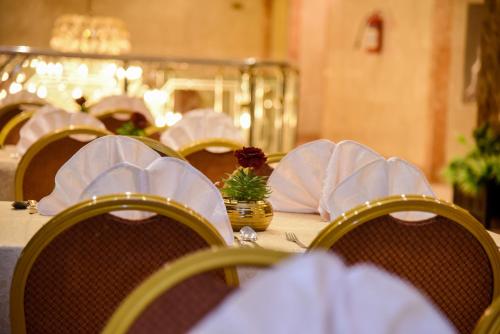 plaza inn ohud hotel