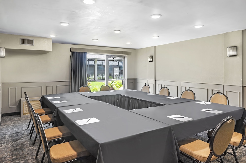 doubletree by hilton roseville minneapolis