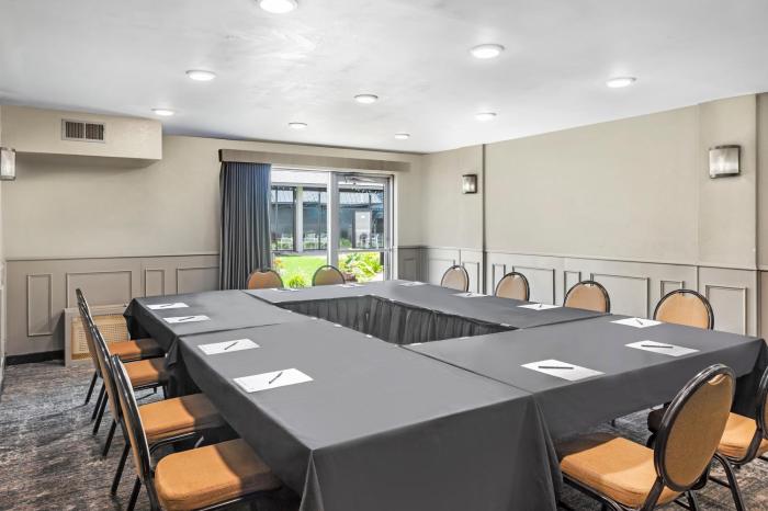 doubletree by hilton roseville minneapolis