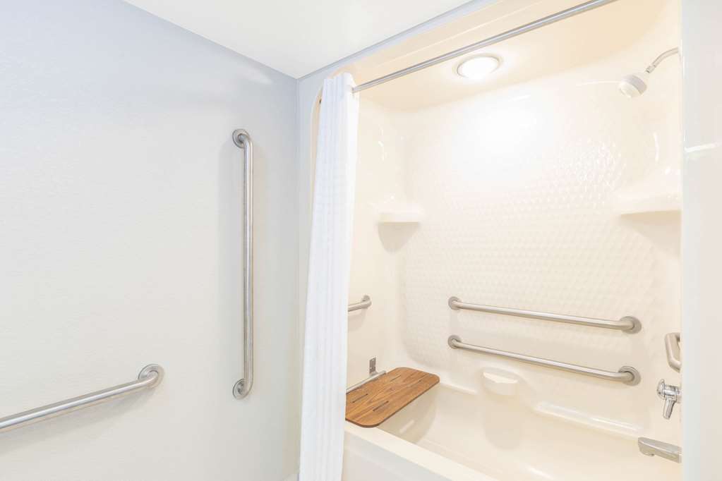 days inn by wyndham eagan minnesota near mall of america